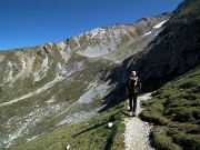 17 Siamo sul sentiero 244, poco sopra il Rif. Capanna 2000...
